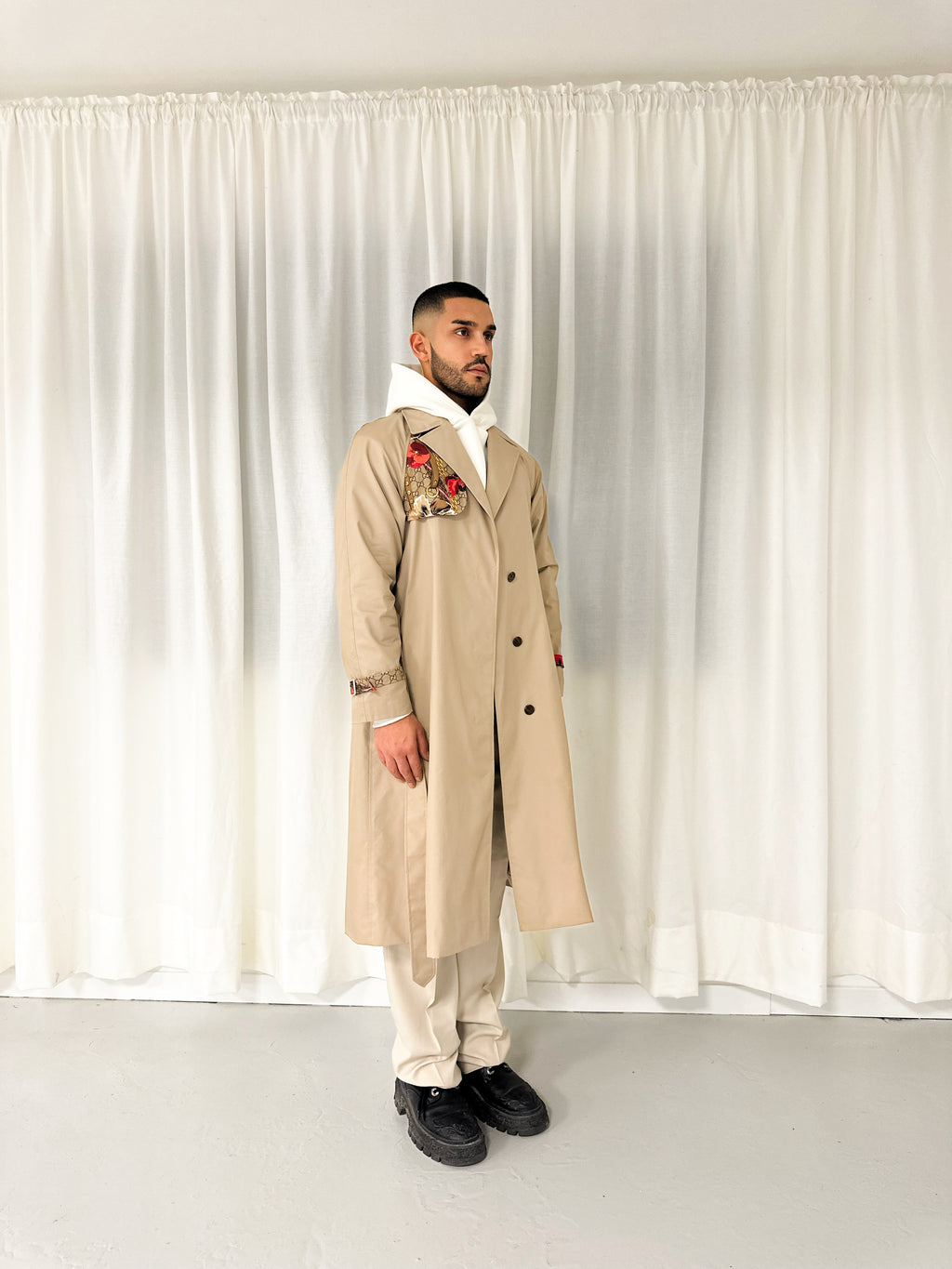 Trench beige flower