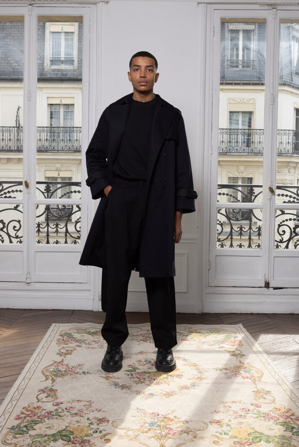 Trench black shawl