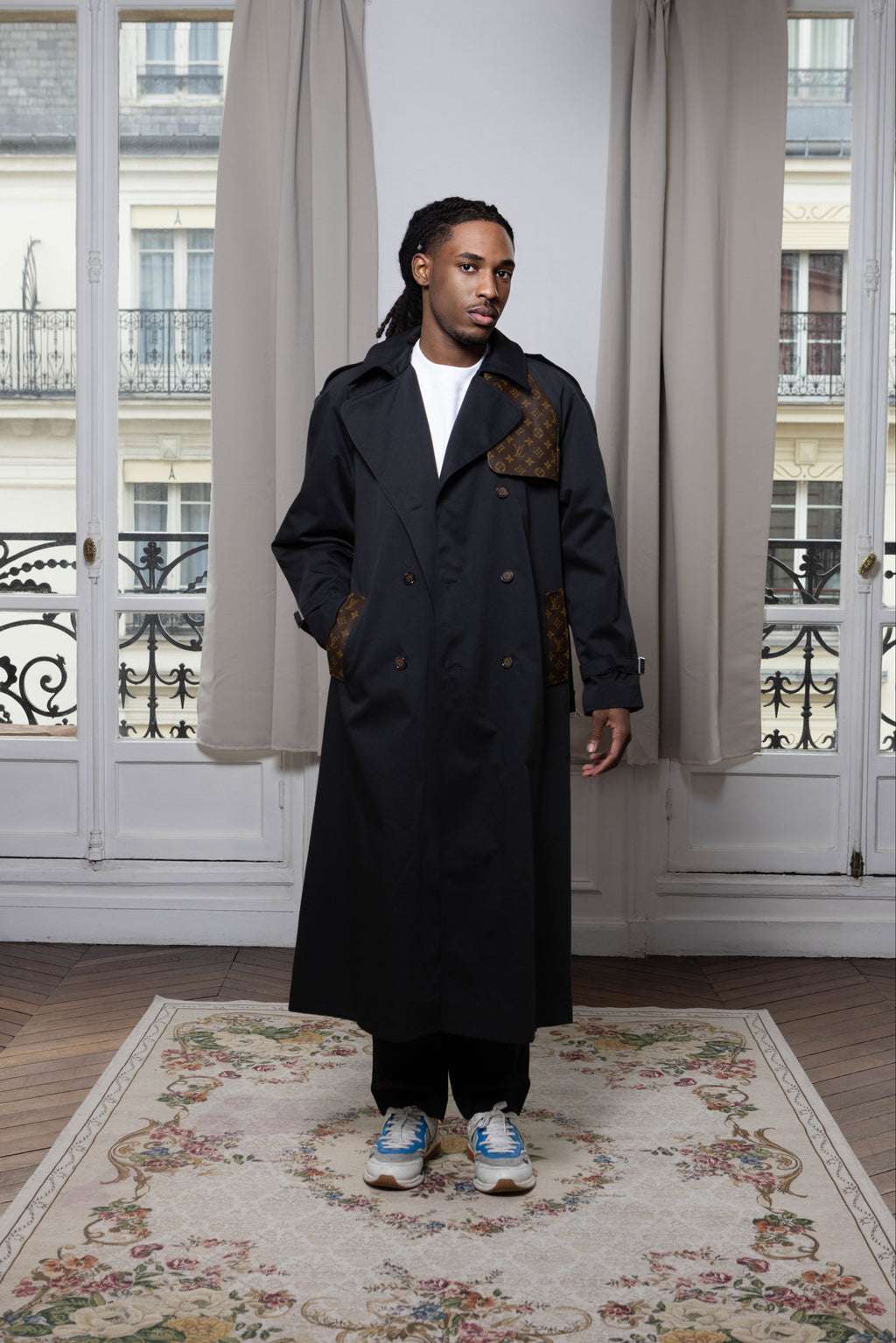 Trench black palace