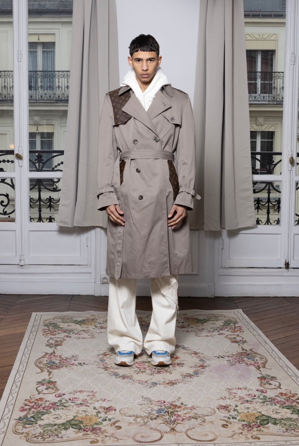 Trench grey palace
