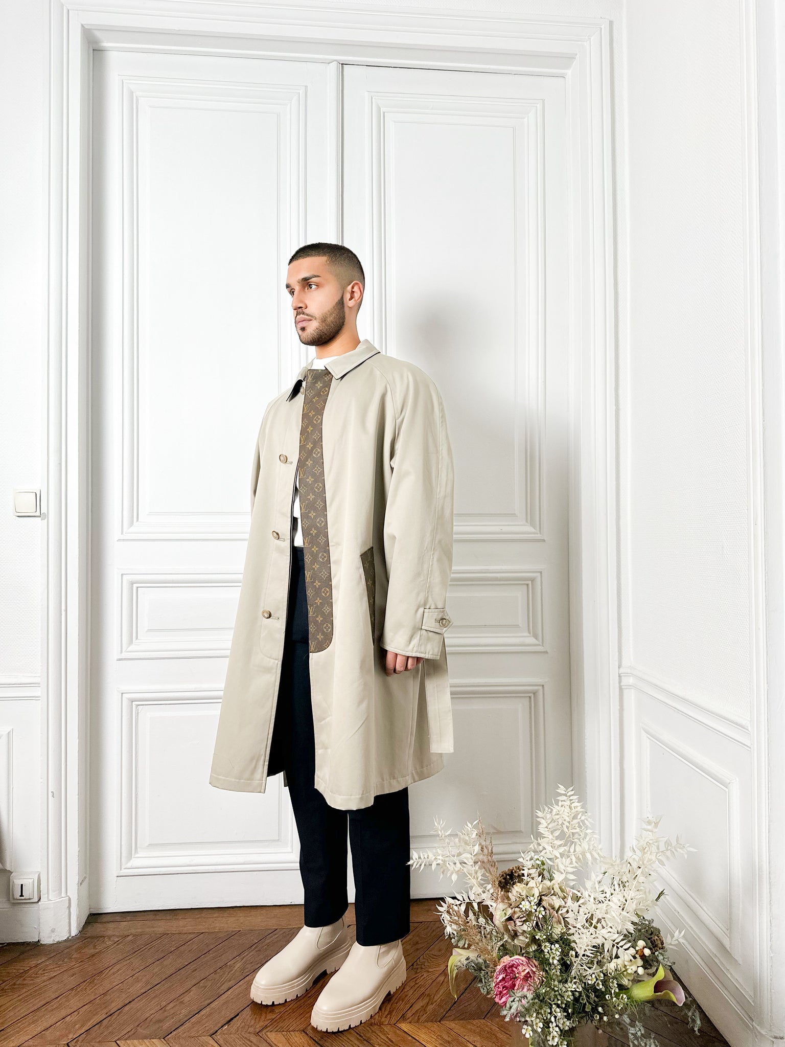 Trench beige tower