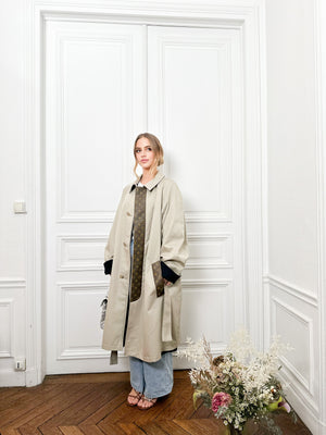 Trench beige tower