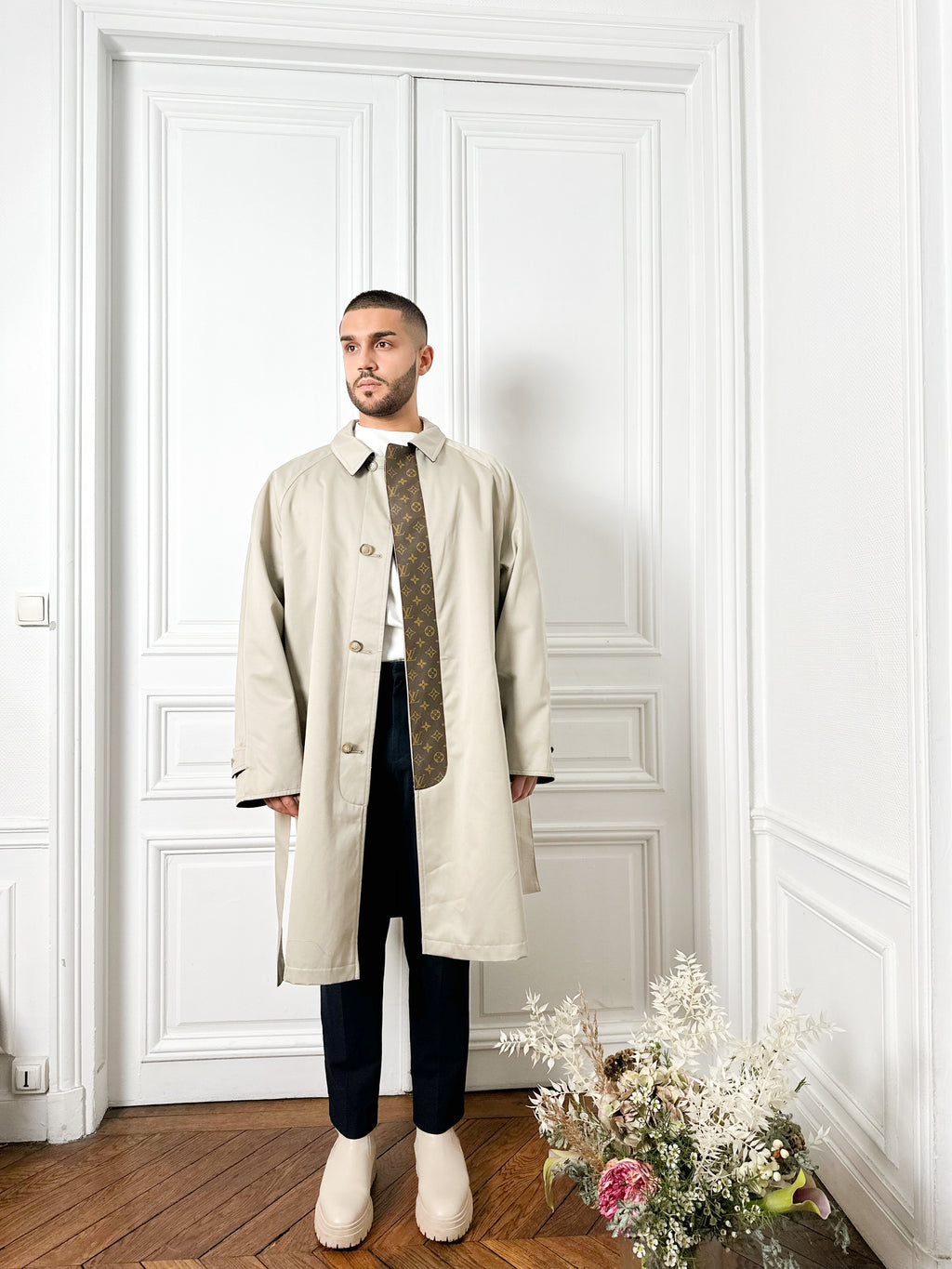 Trench beige tower